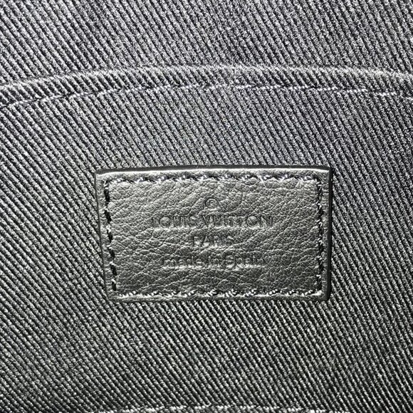 LOUIS VUITTON Monogram Shadow Pulse Wearable Wallet Shoulder bag - Picture 14 of 15